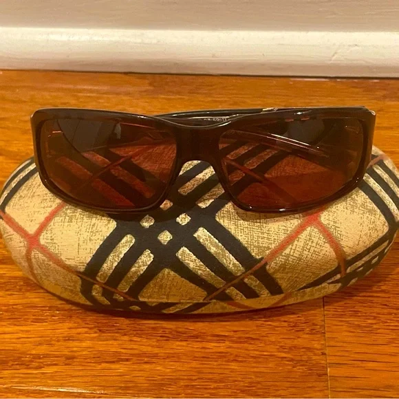 Burberry | Accessories | Authentic Red Burberry Sunglasses  display picture 3